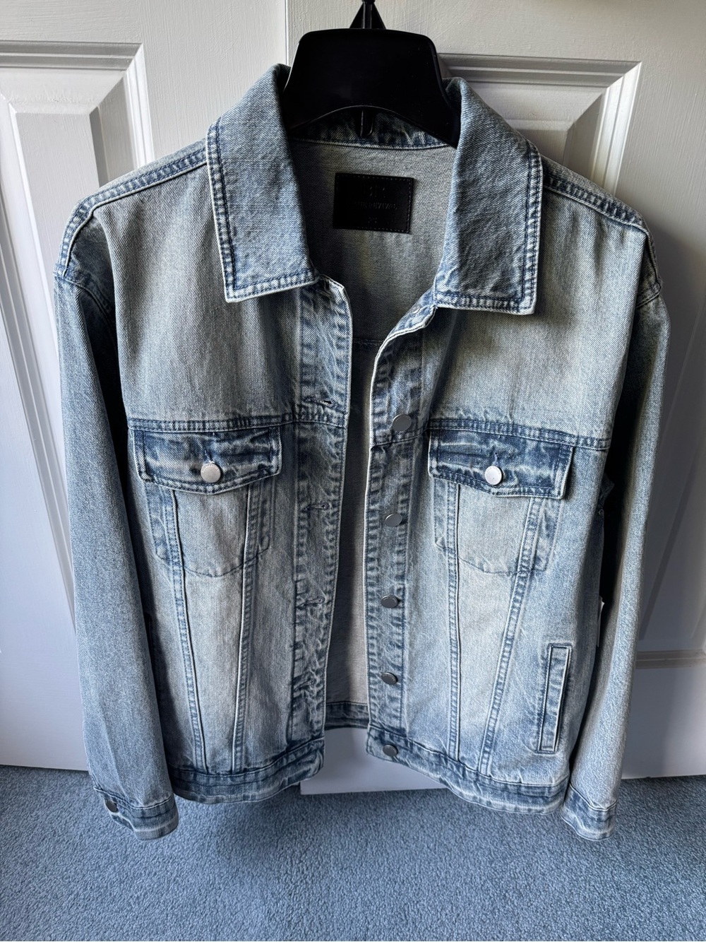 Light Washed Denim Jean Jacket - Classic Casual Trucker